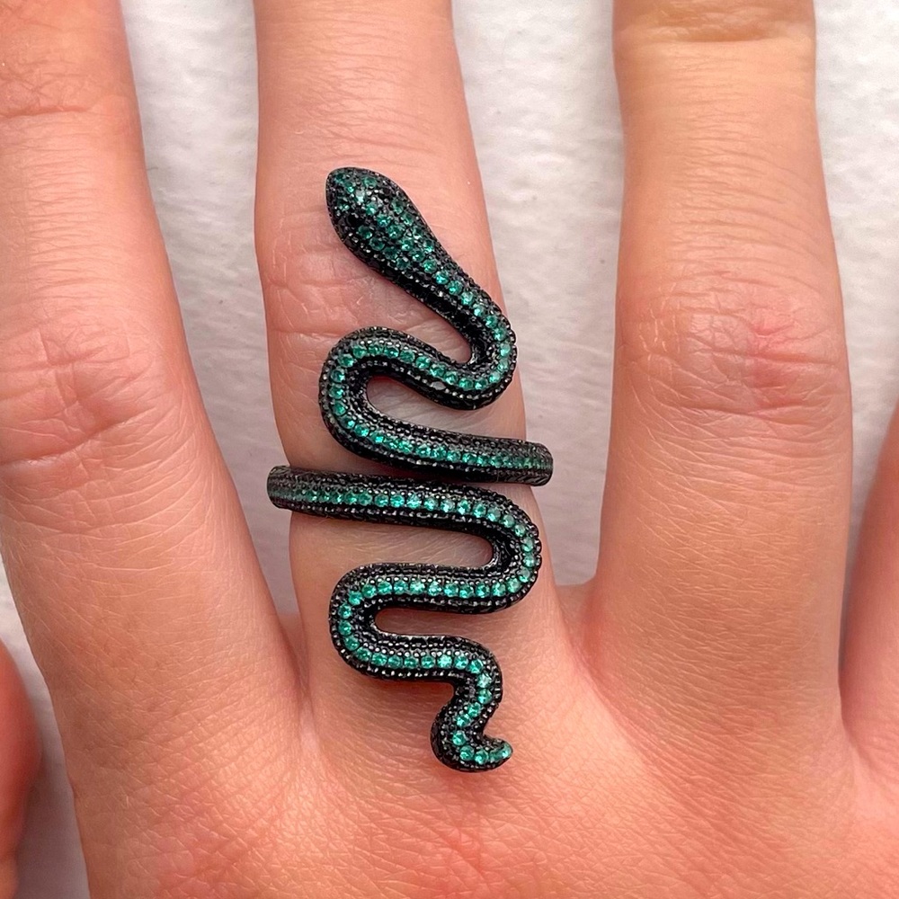 Taylor Swift Reputation snake ring